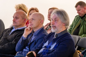 Wystawa fotografii Bogdana Dziworskiego: f/5.6 - Publiczność na wernisażu wystawy. Wykład Marii Franeckiej.