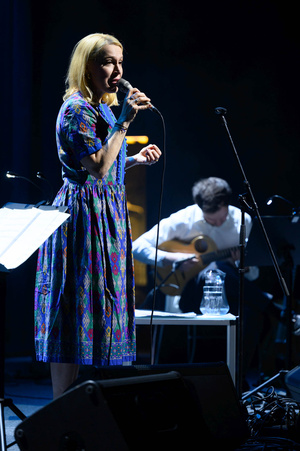 Koncert: Aga Zaryan "Sara" - Koncert w wykonaniu Agi Zaryan - wokal, Davida Dorużki (gitara), Szymona Miki (gitara)