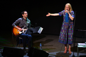 Koncert: Aga Zaryan "Sara" - Koncert w wykonaniu Agi Zaryan - wokal, Davida Dorużki (gitara), Szymona Miki (gitara)