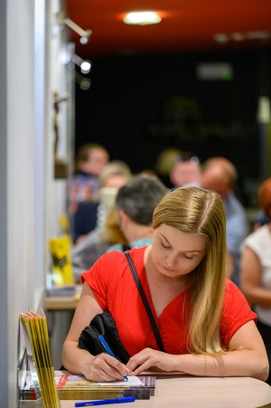 37. TNF - Dzień 5 (31.05.23) - Widzowie w hallu kina