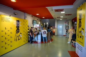 37. TNF - Dzień 5 (31.05.23) - Widzowie w hallu kina