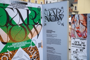 Wystawa: Konfrontacje Plakatu Studenckiego - Plakaty na tarnowskim Rynku.
