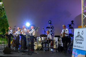 Starówka Jazz Festival - 30.06.2023 - Na scenie koncert zespołu Leliwa Jazz Band & Katarzyna Wnęk.