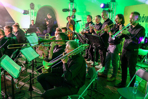 Starówka Jazz Festival - 30.06.2023 - Na scenie koncert zespołu Big Mielec Band.