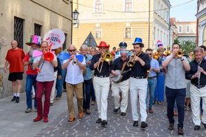 Starówka Jazz Festival - 7.07.2023 - Parada nowoorleańska. Przejście z Rynku do Amfiteatru letniego