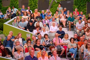 Starówka Jazz Festival - 7.07.2023 - Publiczność w Amfiteatrze Letnim