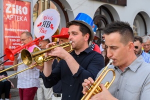 Starówka Jazz Festival - 7.07.2023 - Parada nowoorleańska. Przejście z Rynku do Amfiteatru letniego