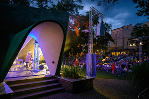 Starówka Jazz Festival - 14.07.2023 - Koncert zespołu MDB Swing Project. Publiczność.