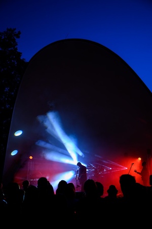 Był Sobie Blues - 11.08.2023 - Zespół Ørganek grający koncert na amfiteatralnej scenie