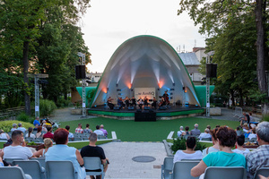 Koncert "Spanish Night" - Polish Art Philharmonic ft. Tomasz Radziszewski - Koncert. Orkiestra scenie.