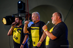 Szanty na Starówce - 26.08.2023 - Występ zespołu Banana Boat na scenie tarnowskiego Amfiteatru.