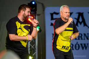 Szanty na Starówce - 26.08.2023 - Występ zespołu Banana Boat na scenie tarnowskiego Amfiteatru.