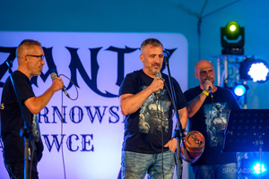 Szanty na Starówce - 26.08.2023 - Występ zespołu West Sailors na scenie tarnowskiego Amfiteatru.