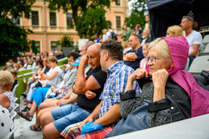 Szanty na Starówce - 26.08.2023 - Publiczność podczas koncertu "Szanty na Starówce"