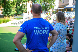 Piknik żeglarski - Publiczność podczas Pikniku żeglarskiego w Amfiteatrze letnim.