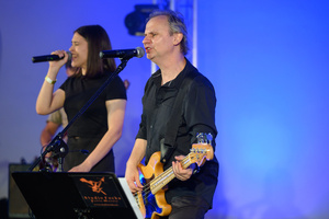 Koncert "Pawel Mazur - Przyjaciele i uczniowie" - Scena tarnowskiego Amfiteatru podczas koncertu Pawła Mazura i zaproszonych gości.