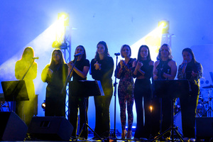 Koncert "Pawel Mazur - Przyjaciele i uczniowie" - Scena tarnowskiego Amfiteatru podczas koncertu.