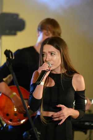 Koncert "Pawel Mazur - Przyjaciele i uczniowie" - Scena tarnowskiego Amfiteatru podczas koncertu.