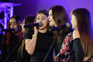 Koncert "Pawel Mazur - Przyjaciele i uczniowie" - Scena tarnowskiego Amfiteatru podczas koncertu Pawła Mazura i zaproszonych gości.