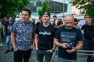 Koncert "Pawel Mazur - Przyjaciele i uczniowie" - Muzycy oczekujący na występ w Amfiteatrze.