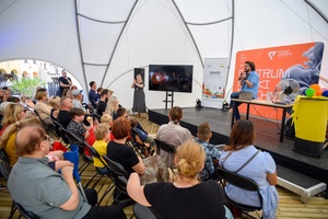 Festiwal Nauki i Techniki - Dzień II - wykłady i pokazy naukowe w Strefie Nauki i Techniki