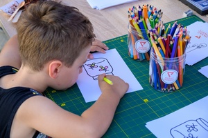 Festiwal Nauki i Techniki - Dzień II - mali naukowcy w namiotach Strefy Nauki i Techniki