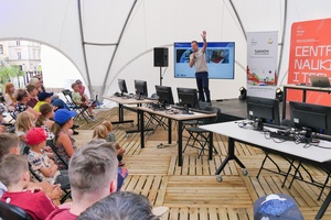 Festiwal Nauki i Techniki - Dzień II - wykłady i pokazy naukowe w Strefie Nauki i Techniki