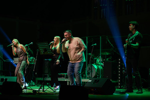 Koncert: 30-lecie S.M.Rock - Scena, występ nauczycieli S.M.Rock.