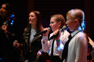 Koncert: 30-lecie S.M.Rock - Scena, występ uczniów S.M.Rock.