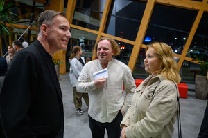 Koncert: 30-lecie S.M.Rock - Rozmowy przed koncertem we foyer.