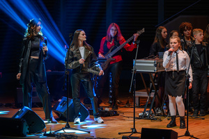 Koncert: 30-lecie S.M.Rock - Scena, występ uczniów S.M.Rock.