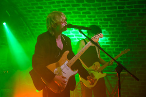 Koncert: Pięć lat i setny koncert Sad Smiles - Na scenie Sad Smiles - na gitarze grający i śpiewający Szymek, na gitarze Filip