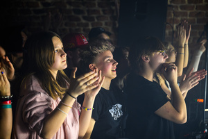 Koncert: Pięć lat i setny koncert Sad Smiles - Publiczność uczestnicząca w koncercie Sad Smiles