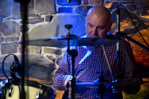 Koncert S.M.Rock - 14.03.2023 - Scena S.M.Rock w akcji - Uczniowie występują.