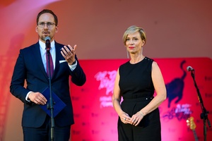 38. TNF - Dzień 1 (31.05.2024) - Na scenie Prezydent Jakub Kwaśny i V-ce Prezydent Agnieszka Kawa oficjalnie otwierają 38. TNF