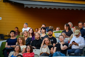 38. TNF - Dzień 1 (31.05.2024) - Amfiteatralna publiczność w oczekiwaniu na koncert Tomka Ziętka