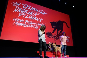 38. TNF - Dzień 6 (5.06.2024) - Ze sceny Marzenia Olga Chajdas, reżyserka "Imago" zaprasza widzów na projekcję konkursową, w kolejnym panie suczka Nioki i Kuba Armata