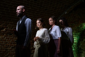 38. TNF - Dzień 8 (7.06.2024) - Na piwnicznej scenie odgrywany spektakl "Stramerowie"