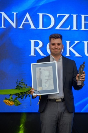 ZDEARZENIA 2024 - Gala Nagród Miasta Tarnowa - Na scenie stypendysta akordeonista Paweł Kusion