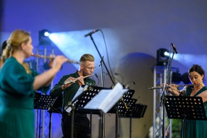 Koncert fletowy Summertime Symphony - Na scenie grający Cracow Philharmonic Flute Quartet