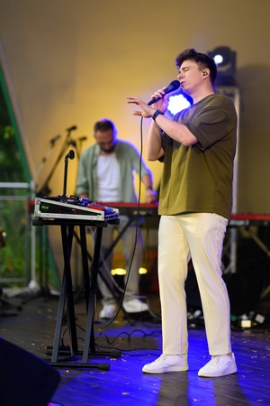 Koncert Tribute to Damian Niewiński - Scena w Amfiteatrze, występ zespołu BIOS.