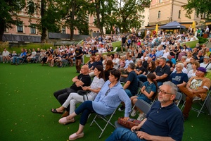 Był Sobie Blues - 16.08.2024 - Na widowni zasłuchana publiczność w dźwiękach twórczości Tadeusza Nalepy