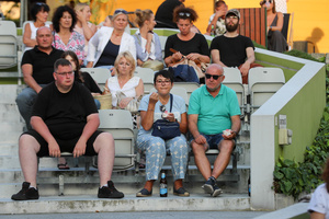 Szanty na Starówce - 23.08.2024 - Widownia w oczekiwaniu na koncert szantowy