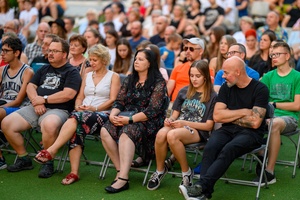 Koncert: Rock na Starówce - Publiczność w oczekiwaniu na koncert Rock na Starówce