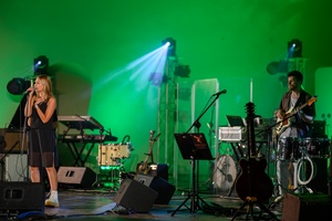 Koncert: Rock na Starówce - Na amfiteatralnej scenie zespół Wasabi