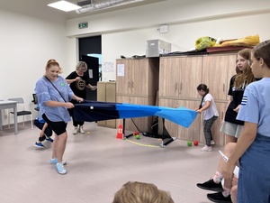 Olimpiada na górce - Dom Kultury Westerplatte - Uczestnicy olimpiady podczas jednej z konkurencji.