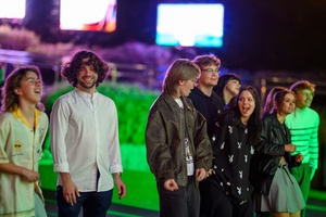 Koncert: Bored Students Orchestra - Publiczność podczas koncertu przed sceną