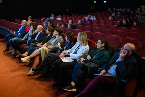 100 lat Marzenia: Wernisaż wystawy „Marzenie (nie)oczywiste” - Publiczność podczas wernisażu - „Marzenie (nie)oczywiste”