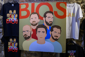 Koncert: BIOS - Stoisko z merch'em zespołu BIOS