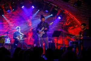 Jazzowa jesień: Grzech Piotrowski - Grzech Piotrowski Quartet na scenie tarnowskich Piwnic TCK